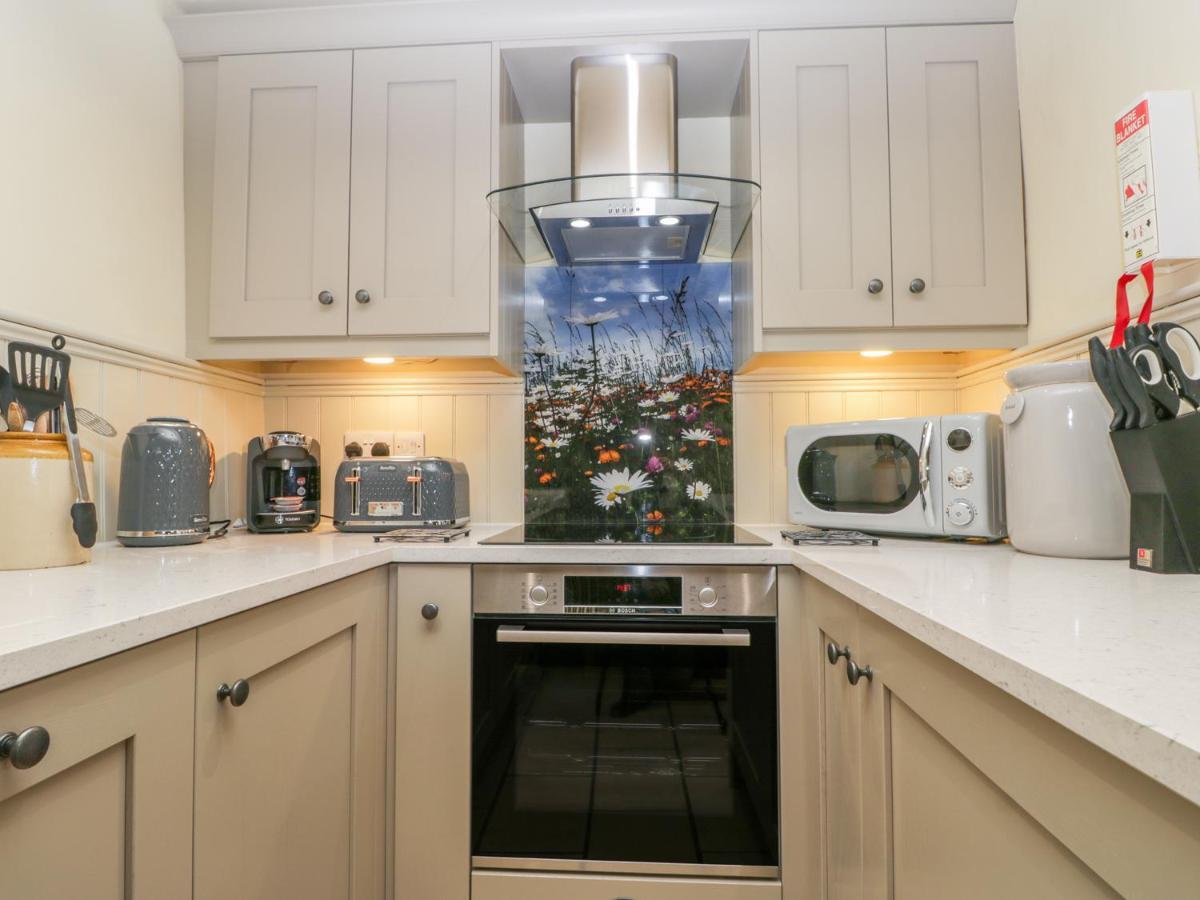 Honey Bee Cottage Scarborough Bagian luar foto